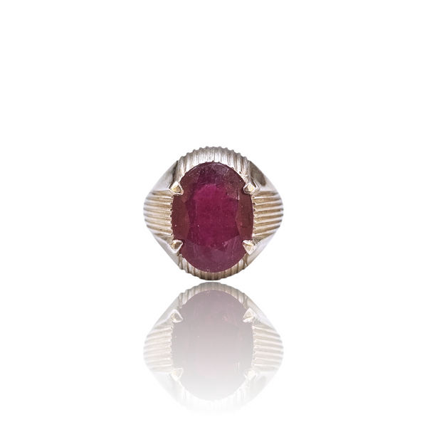 Natural Ruby Silver Ring 9.58 Ct — close up detail, authentic natural ruby manik silver ring