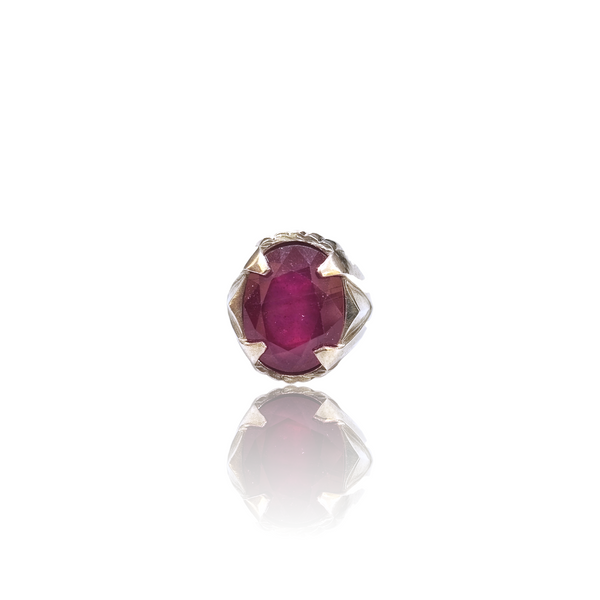 Natural Ruby Silver Ring 17.82 Ct — close up detail, authentic natural ruby manik silver ring