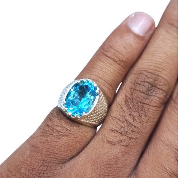 Natural Blue Topaz Silver Ring 7.77 Ct — natural blue topaz ring view 4