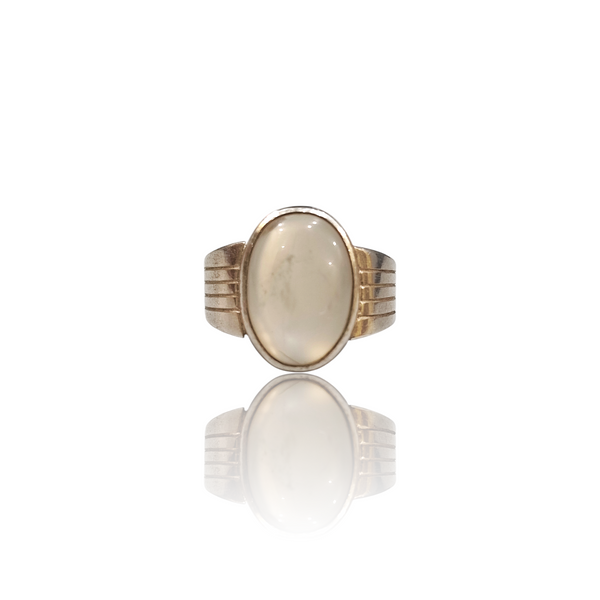 Natural Moonstone Silver Ring 9.80 Ct — close up detail, authentic gemstone silver ring