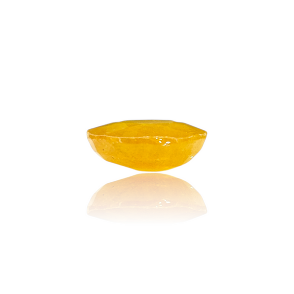 Natural Yellow Sapphire 7.25Ct — close up detail, authentic yellow sapphire pukhraj silver gemstone