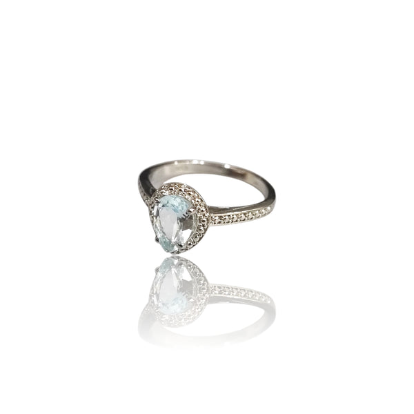 Natural Blue Topaz Ladies Silver Ring 2.40 Gms