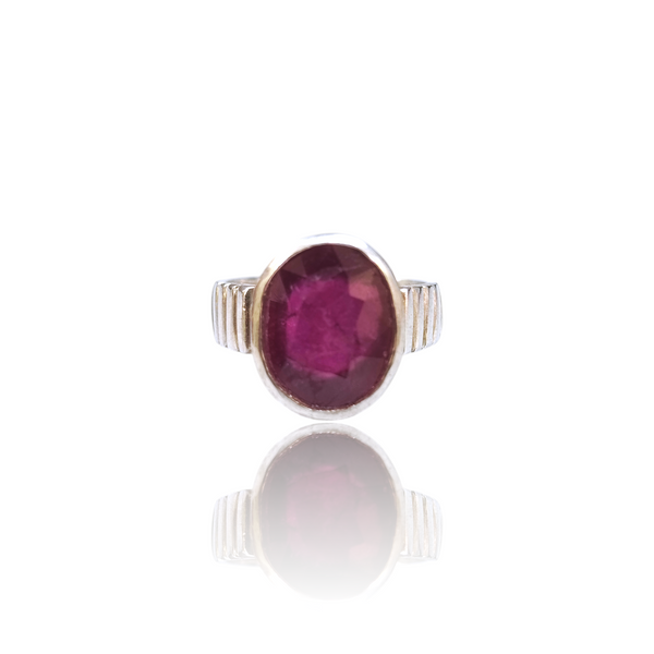 Natural Ruby Silver Ring 8.14 Ct — close up detail, authentic natural ruby manik silver ring