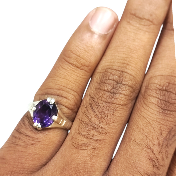 Natural Amethyst Ladies Model Silver Ring 2.48 Ct — close up detail, authentic amethyst katela silver ring