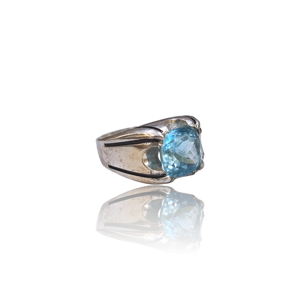 Natural Blue Topaz Silver Ring 7.11 Ct — side view, lab certified natural blue topaz
