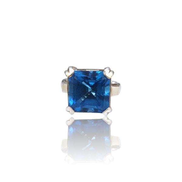 Natural Blue Topaz Silver Ring 21.16 Ct — close up detail, authentic blue topaz silver ring