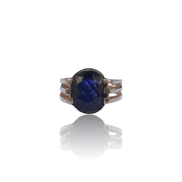 Natural Blue Sapphire Silver Ring 4.81 Ct — close up detail, authentic blue sapphire neelam silver ring