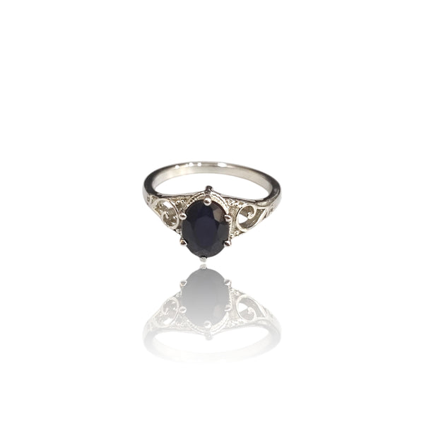 Natural Blue Sapphire Ladies Silver Ring 2.80 Gms