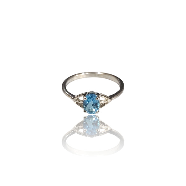 Natural Blue Topaz Ladies Silver Ring 1.70 Gms