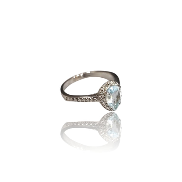 Natural Blue Topaz Ladies Silver Ring 2.40 Gms